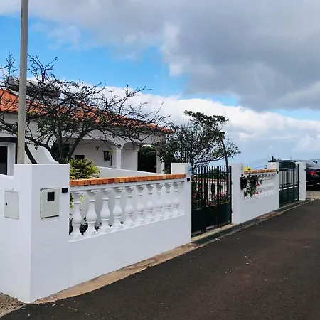 House In * Caniço